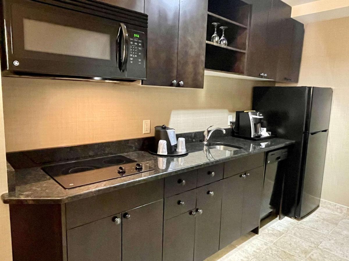 Best Western Plus Okotoks Inn & Suites Екстер'єр фото