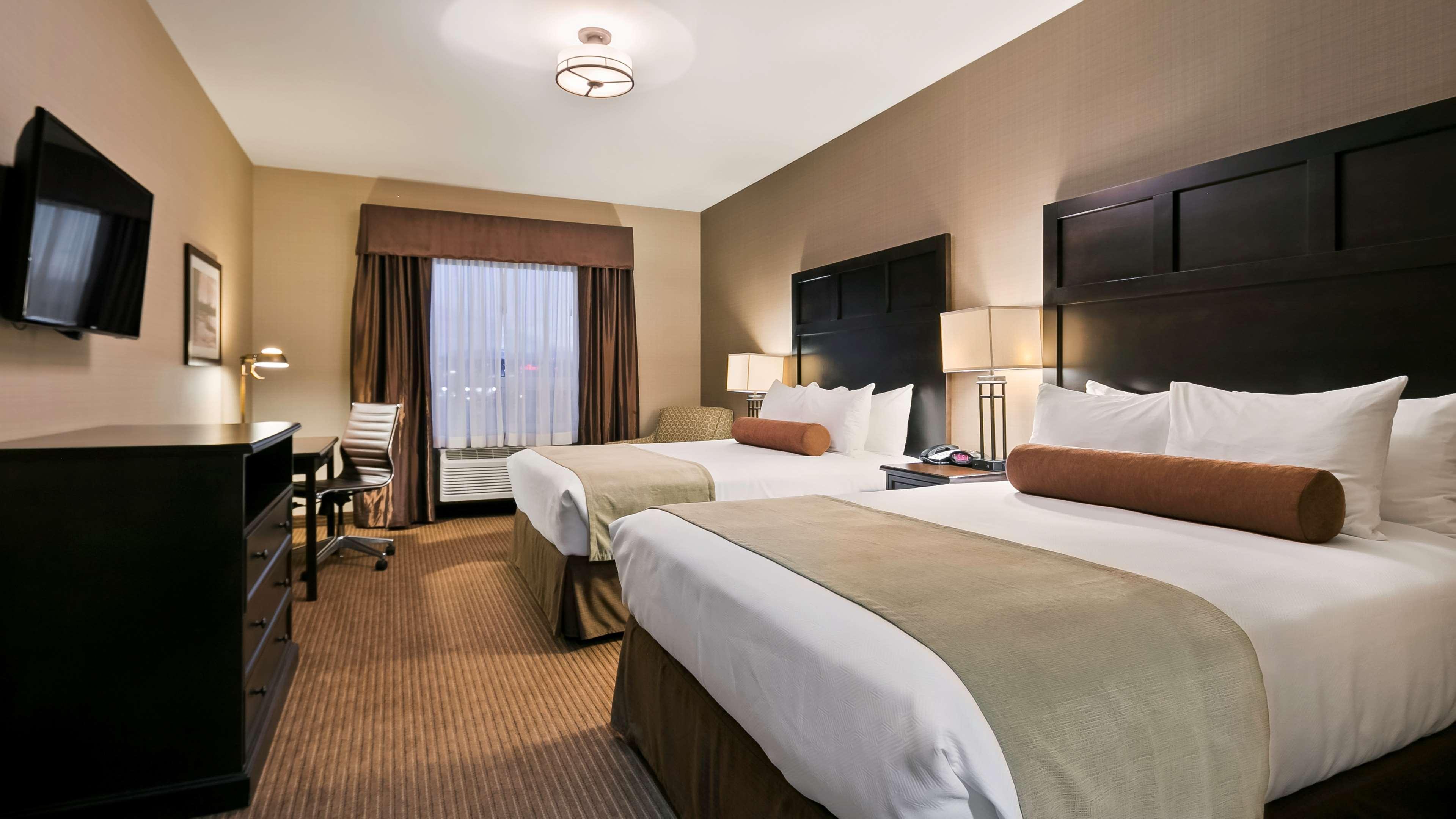 Best Western Plus Okotoks Inn & Suites Екстер'єр фото
