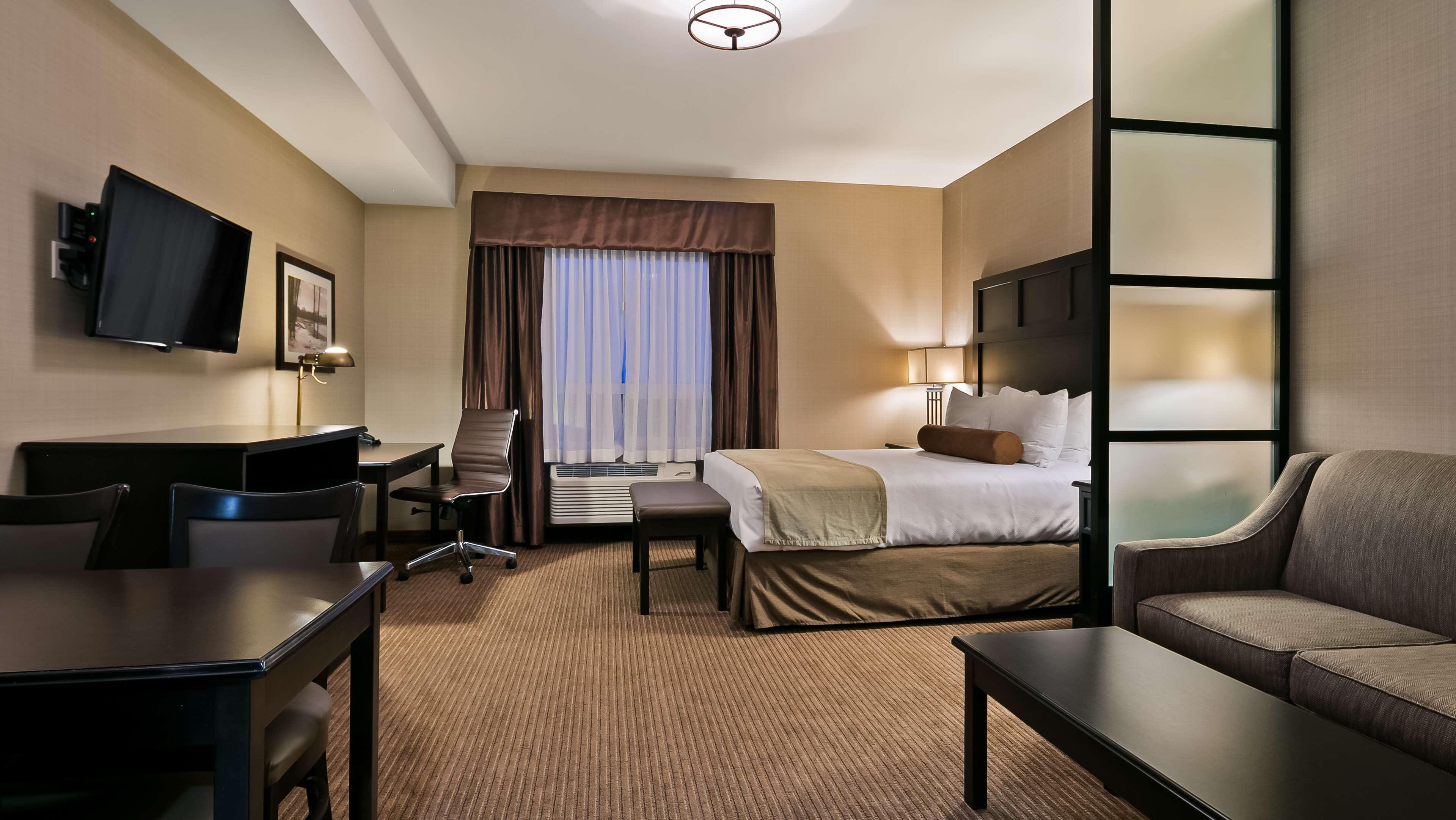 Best Western Plus Okotoks Inn & Suites Екстер'єр фото
