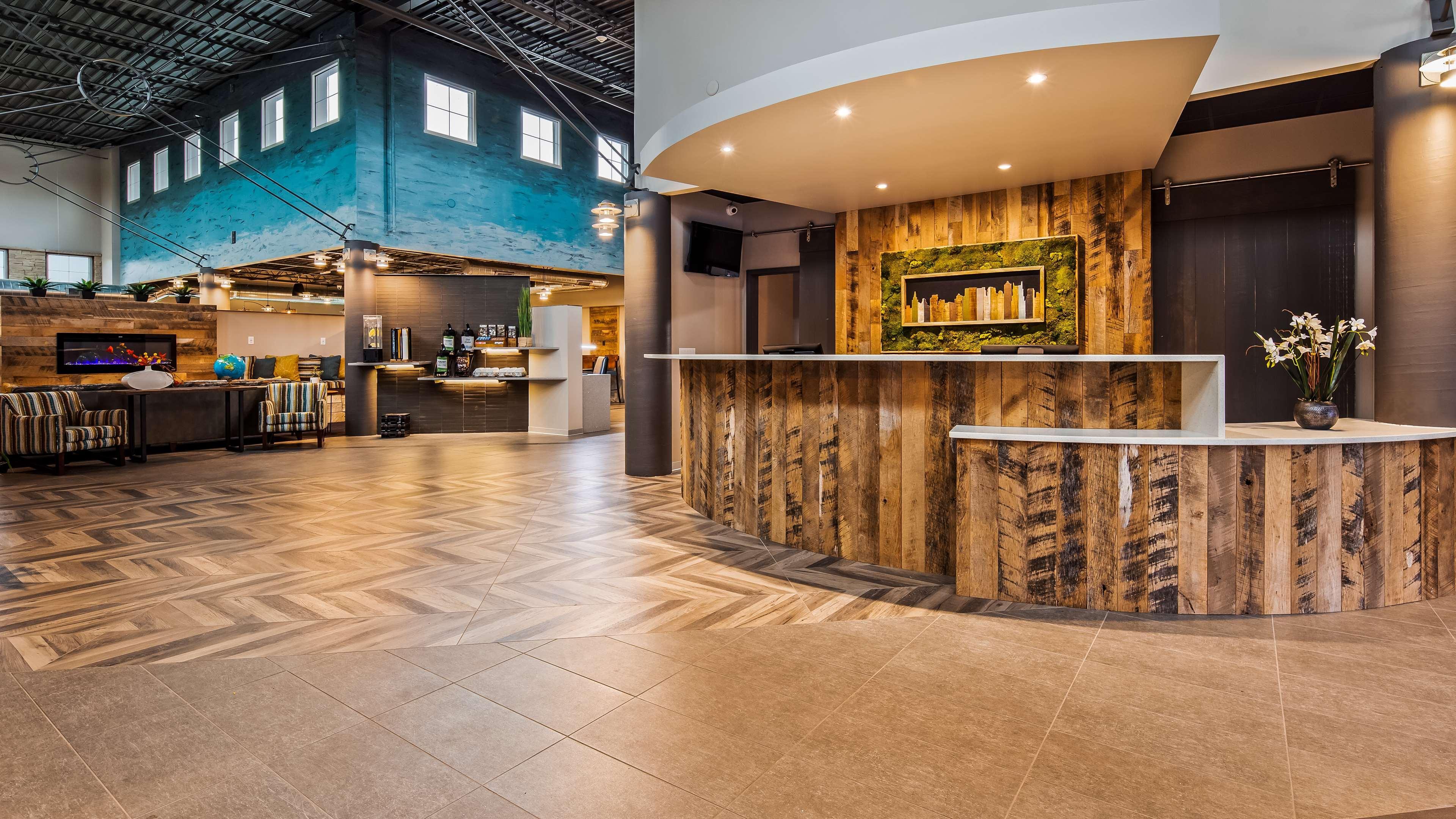 Best Western Plus Okotoks Inn & Suites Екстер'єр фото