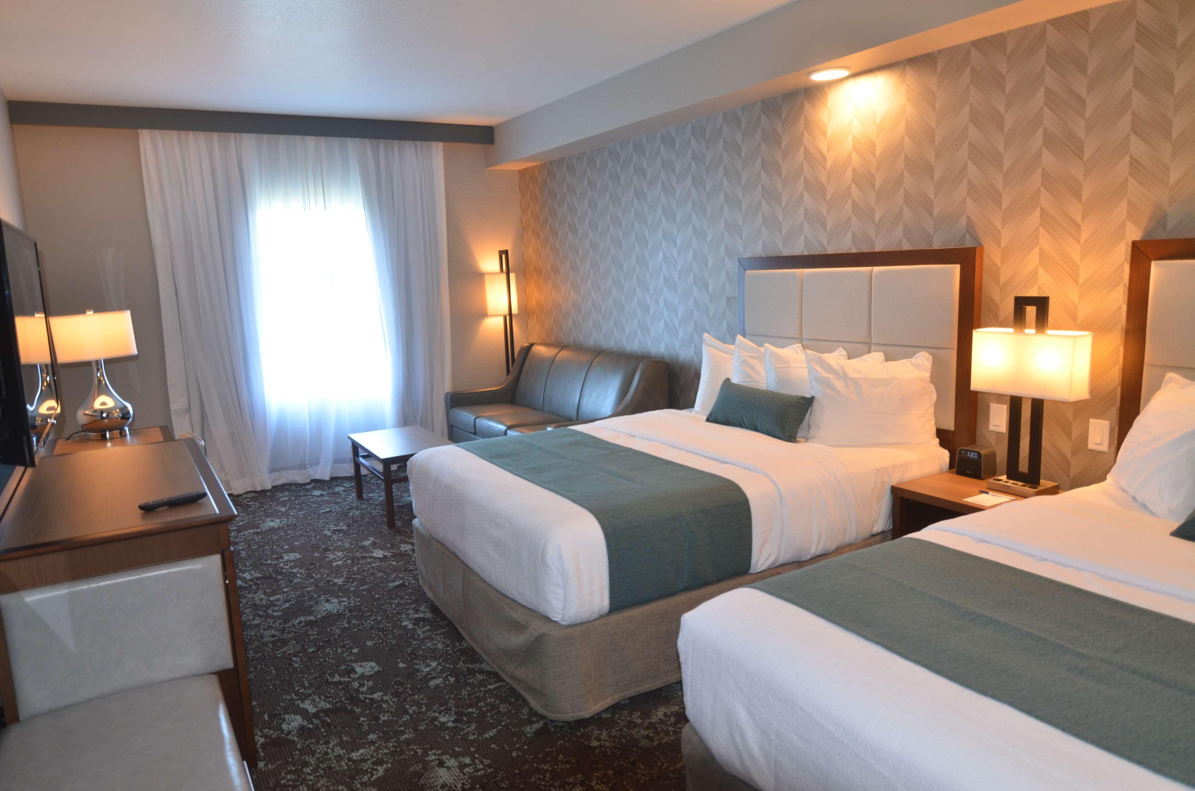 Best Western Plus Okotoks Inn & Suites Екстер'єр фото