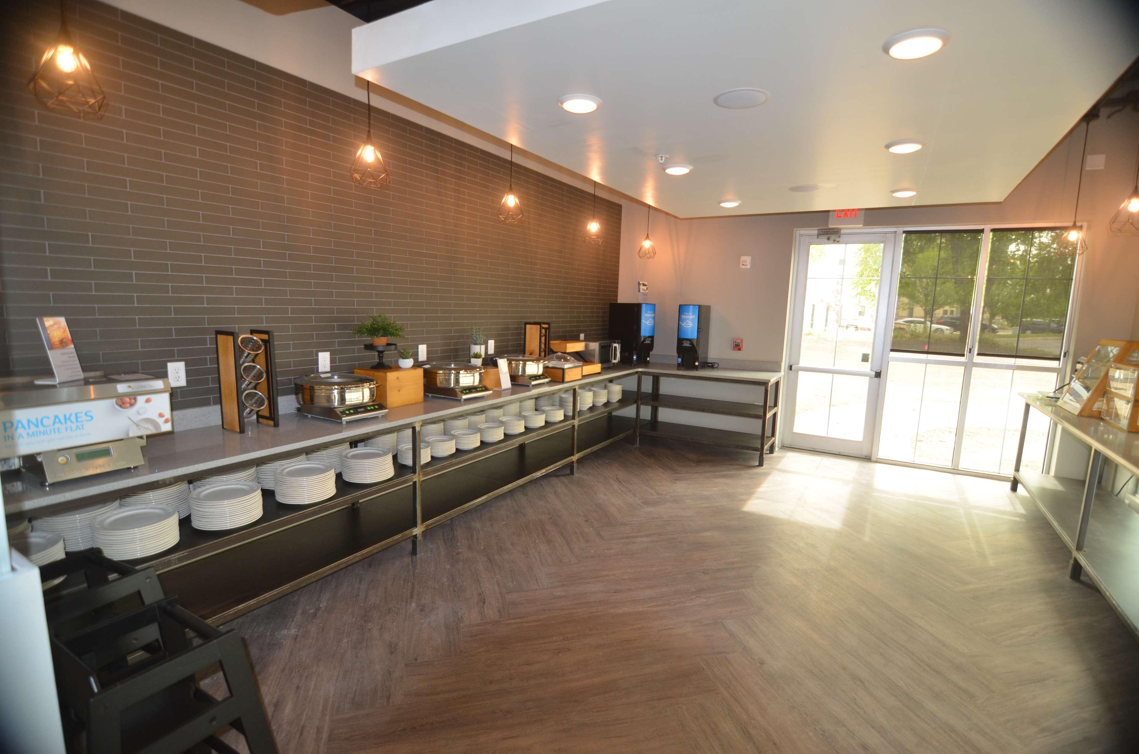 Best Western Plus Okotoks Inn & Suites Екстер'єр фото