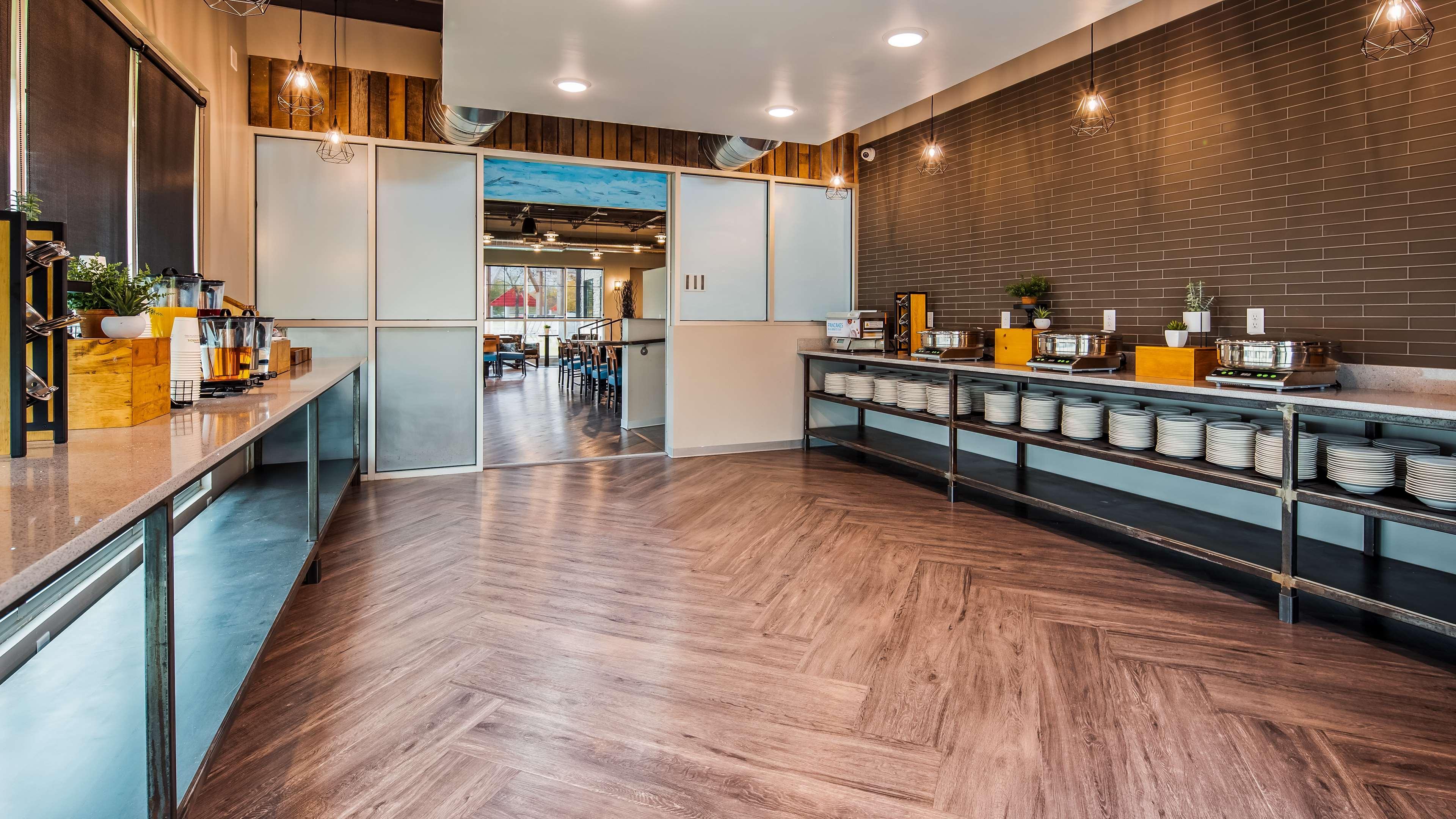Best Western Plus Okotoks Inn & Suites Екстер'єр фото